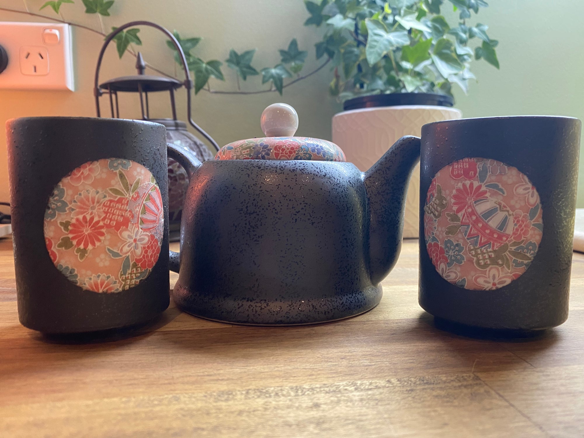 Japanese 2 Cup Tea Set with Teapot- Pink